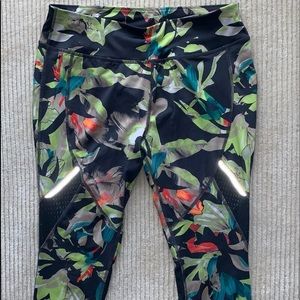 Capri length leggings🎄